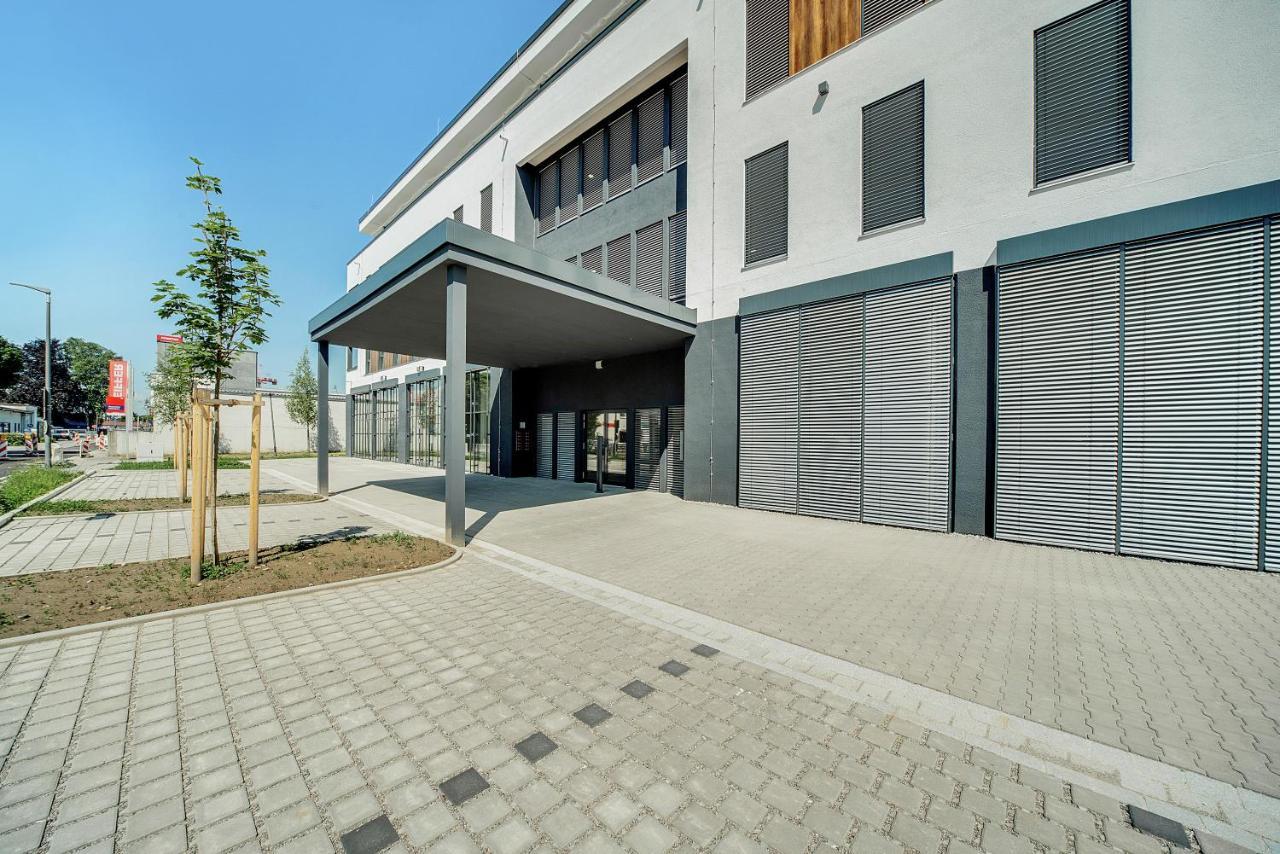 Bright: Rosenheim Aicherpark Exterior photo